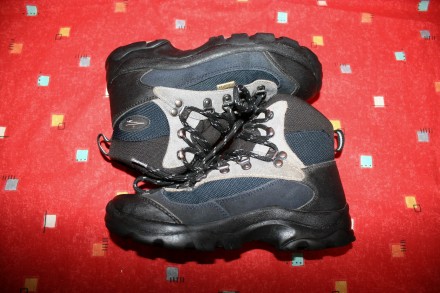 Продам в идеальном состоянии трекинговые ботинки для походов,летних лагерей,спор. . фото 6