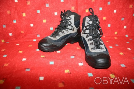 Продам в идеальном состоянии трекинговые ботинки для походов,летних лагерей,спор. . фото 1