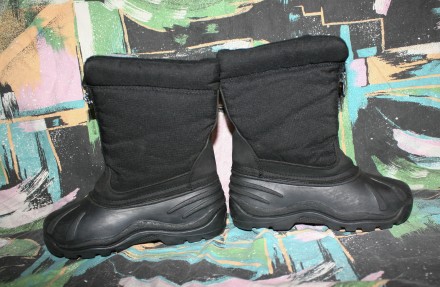 Продаю детские зимние ботинки Kamik 12 р примерно 31 р. 
Очень теплые, непромок. . фото 4