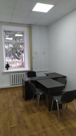 Офис находиться в центральной части г. Полтава. Помещение с ремонтом. С мебелью.. . фото 2