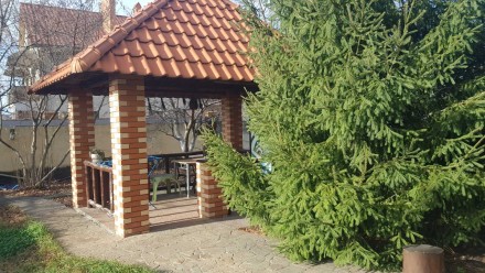 ШИКАРНЫЙ ДОМ С БАССЕЙНОМ В ЧЕРНОМОРКЕ , 10 СОТОК , ГОС.АКТ. Одеса. фото 1 ШИКАРНЫЙ ДОМ С БАССЕЙНОМ В ЧЕРНОМОРКЕ , 10 СОТОК , ГОС.АКТ. Одеса. фото 1