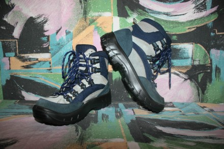 Ботинки LOWA Klondike II GTX Mid Junior Gore-Tex. Берегово. фото 1 Ботинки LOWA Klondike II GTX Mid Junior Gore-Tex. Берегово. фото 1