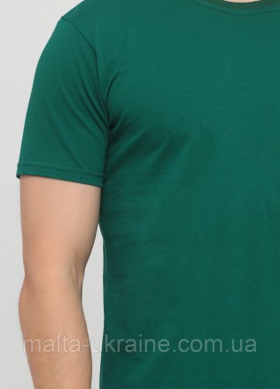 Умеренно насыщенный оттенок зеленого цвета придает футболке свежесть и живость. . . фото 3