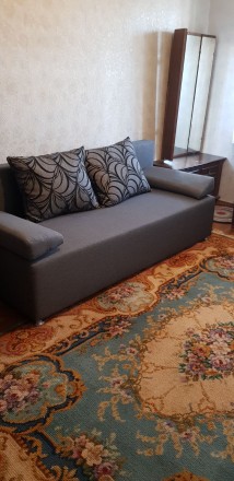 Сдам комнату с новым диваном в 3к.кв. как коммуну без хозев с необходимой мебель. Киевский. фото 2