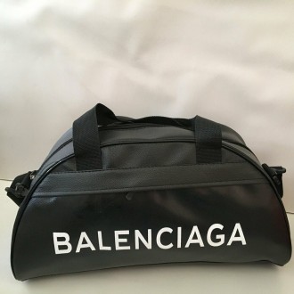 Стильная и удобная фитнес-сумка Balenciaga. Отличный вариант для похода в спортз. . фото 3