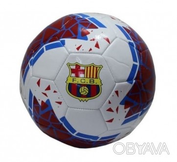 Футбольный мяч украшен графикой FC Барселона, которая выражает признательность з. . фото 1