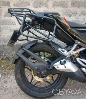 Цельная багажная система для кофров Bajaj Pulsar RS 200.
Для кофров системы Givi. . фото 1