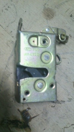 Замок передней правой двери 86gb-a21812-aa Форд Сиерра-89, Скорпио -93. Вінниця. фото 1 Замок передней правой двери 86gb-a21812-aa Форд Сиерра-89, Скорпио -93. Вінниця. фото 1