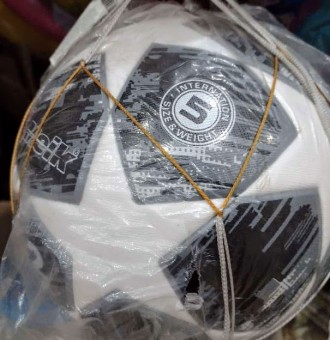 Мяч футбольный.
Качественные мячи футбольные от 300-1700 грн.
Размер 5 и 4
Зв. . фото 11