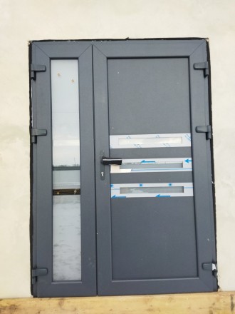 Вхідні металопластикові двері під Ваш розмір з склом та HPLпанелями. . фото 2