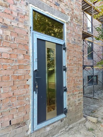 Вхідні металопластикові двері під Ваш розмір з склом та HPLпанелями. . фото 4