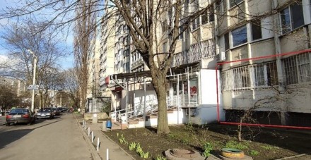 4-кімнатна квартира загальною площею 91 м2, розташована на 1 поверсі 12-поверхов. Киевский. фото 3