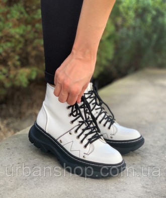 Черевики ALEXANDER MCQUEEN ANKLE BOOTS WHITE
Розмір: 35-40. . фото 6