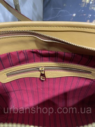 
Жіноча сумка Шопер у стилі Louis Vuitton Луї Віттон
Відмінної якості
Колір відп. . фото 4