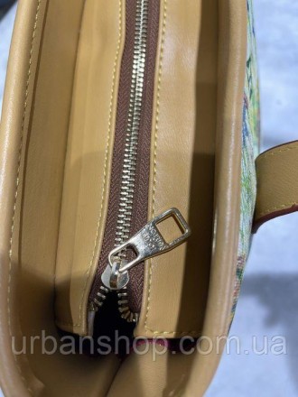 
Жіноча сумка Шопер у стилі Louis Vuitton Луї Віттон
Відмінної якості
Колір відп. . фото 8