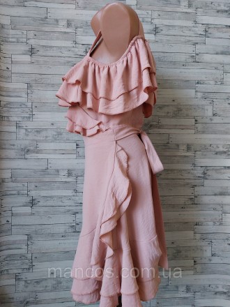 Платье A&A Nushina на запах пудровое с воланами
в идеальном состоянии
Размер 44 . . фото 6