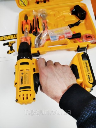 
Аккумуляторный шуруповерт DeWALT DCD791 (24V, 5AH) с большим набором инструмент. . фото 4