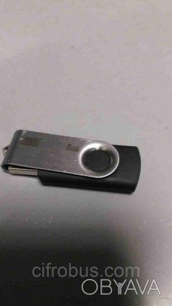 USB 8Gb — запоминающее устройство, использующее в качестве носителя флеш-память,. . фото 1