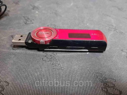 Симпатичный MP3 плеер Sony NWZ-B172F имеет полноценный USB разъем, позволяющий б. . фото 3
