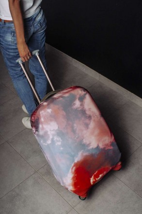 Чехол для чемодана убережет пластиковый чемодан от царапин, а тканевый от пятен.. . фото 3