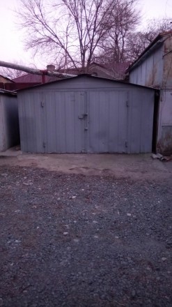 сухой, отремонтированый, со стелажами металлический гараж на закрытой территории. Приморский. фото 4