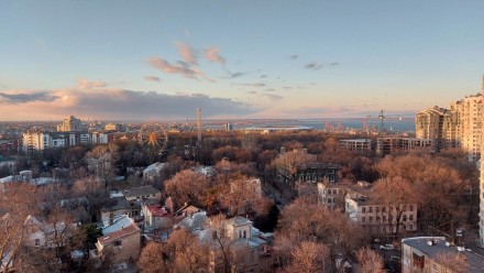Сдаётся долгосрочно большая красивая квартира 
ЖК Ланжерон. 
Квартира расположен. . фото 3