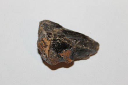 Предлагаем Вам купить красивый камень амулет- дымчатый кварц.
 натуральный камен. . фото 2