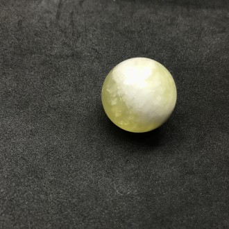 Предлагаем Вам купить красивый шар (сфера) из натурального цитрина.
вес 42.08 гр. . фото 7