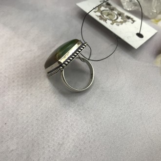 Предлагаем Вам купить красивое кольцо с камнем - природный хризопраз в серебре.
. . фото 3