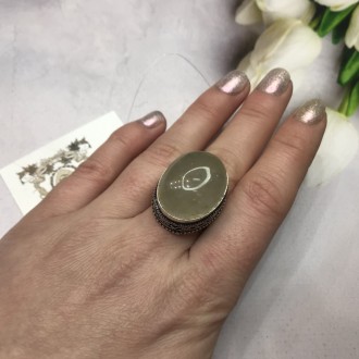Предлагаем Вам купить великолепное кольцо с натуральным камнем кварц- волосатик . . фото 3