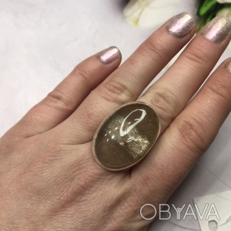 Предлагаем Вам купить великолепное кольцо с камнем кварц- волосатик в серебре. Р. . фото 1