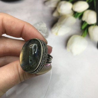 Предлагаем Вам купить элегантное кольцо с камнем лабрадор в серебре. Размер 17,5. . фото 9