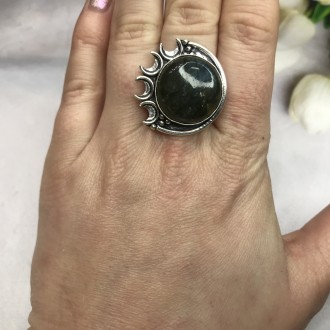 Предлагаем Вам купить элегантное кольцо с камнем лабрадор в серебре. Размер 18,7. . фото 5