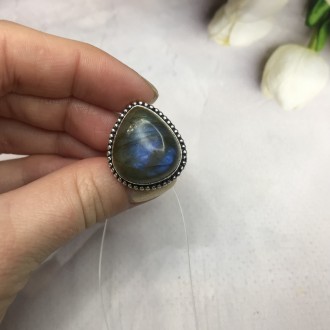 Предлагаем Вам купить элегантное кольцо с камнем лабрадор в серебре. Размер 17,7. . фото 4