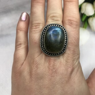Предлагаем Вам купить элегантное кольцо с камнем лабрадор в серебре. Размер 17,3. . фото 3
