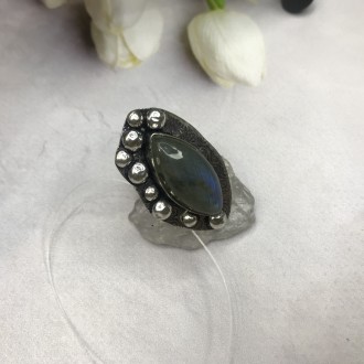 Предлагаем Вам купить элегантное кольцо с камнем лабрадор в серебре. Размер 19,3. . фото 9