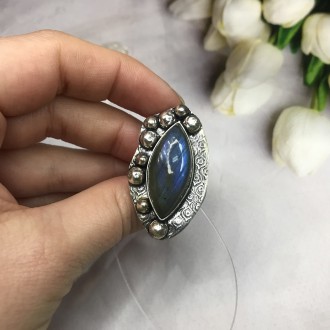 Предлагаем Вам купить элегантное кольцо с камнем лабрадор в серебре. Размер 19,3. . фото 5