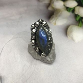 Предлагаем Вам купить элегантное кольцо с камнем лабрадор в серебре. Размер 19,3. . фото 3