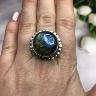 Предлагаем Вам купить элегантное кольцо с камнем лабрадор в серебре. Размер 17,5. . фото 3