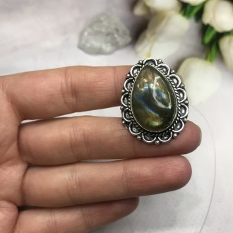 Предлагаем Вам купить элегантное кольцо с камнем лабрадор в серебре. Размер 18,8. . фото 4