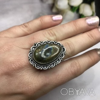 Предлагаем Вам купить элегантное кольцо с камнем лабрадор в серебре. Размер 18,8. . фото 1
