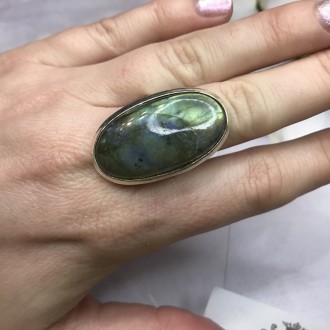 Предлагаем Вам купить элегантное кольцо с камнем лабрадор в серебре.
Размер 19,0. . фото 5