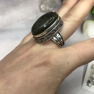 Предлагаем Вам купить элегантное кольцо с камнем лабрадор в серебре. Размер 17,7. . фото 6