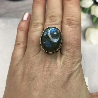 Предлагаем Вам купить элегантное кольцо с камнем лабрадор в серебре. Размер 17,8. . фото 5