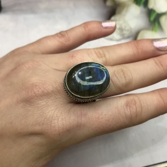 Предлагаем Вам купить элегантное кольцо с камнем лабрадор в серебре. Размер 17,8. . фото 6