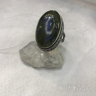 Предлагаем Вам купить элегантное кольцо с камнем лабрадор в серебре. Размер 17,5. . фото 1