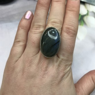 Предлагаем Вам купить элегантное кольцо с камнем лабрадор в серебре.
Размер 17,0. . фото 5