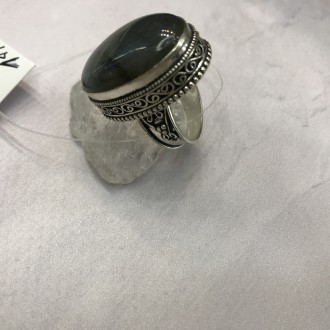 Предлагаем Вам купить элегантное кольцо с камнем лабрадор в серебре.
Размер 17,0. . фото 8