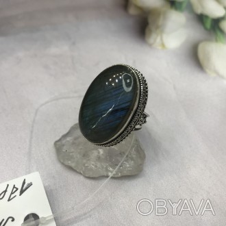 Предлагаем Вам купить элегантное кольцо с камнем лабрадор в серебре.
Размер 17,0. . фото 1