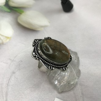 Предлагаем Вам купить элегантное кольцо с камнем лабрадор в серебре. Размер 17,7. . фото 9